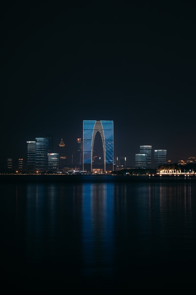 夜间城市天际线